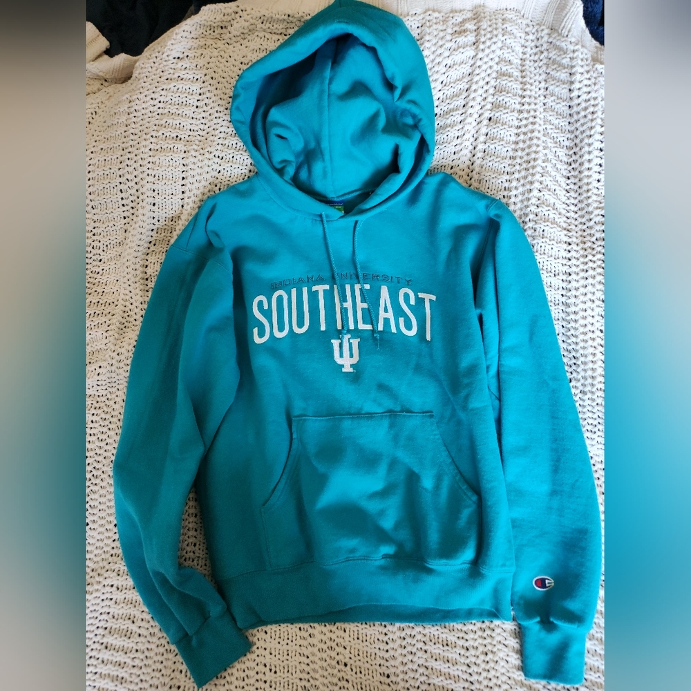 IUS Champion Hoodie Small
